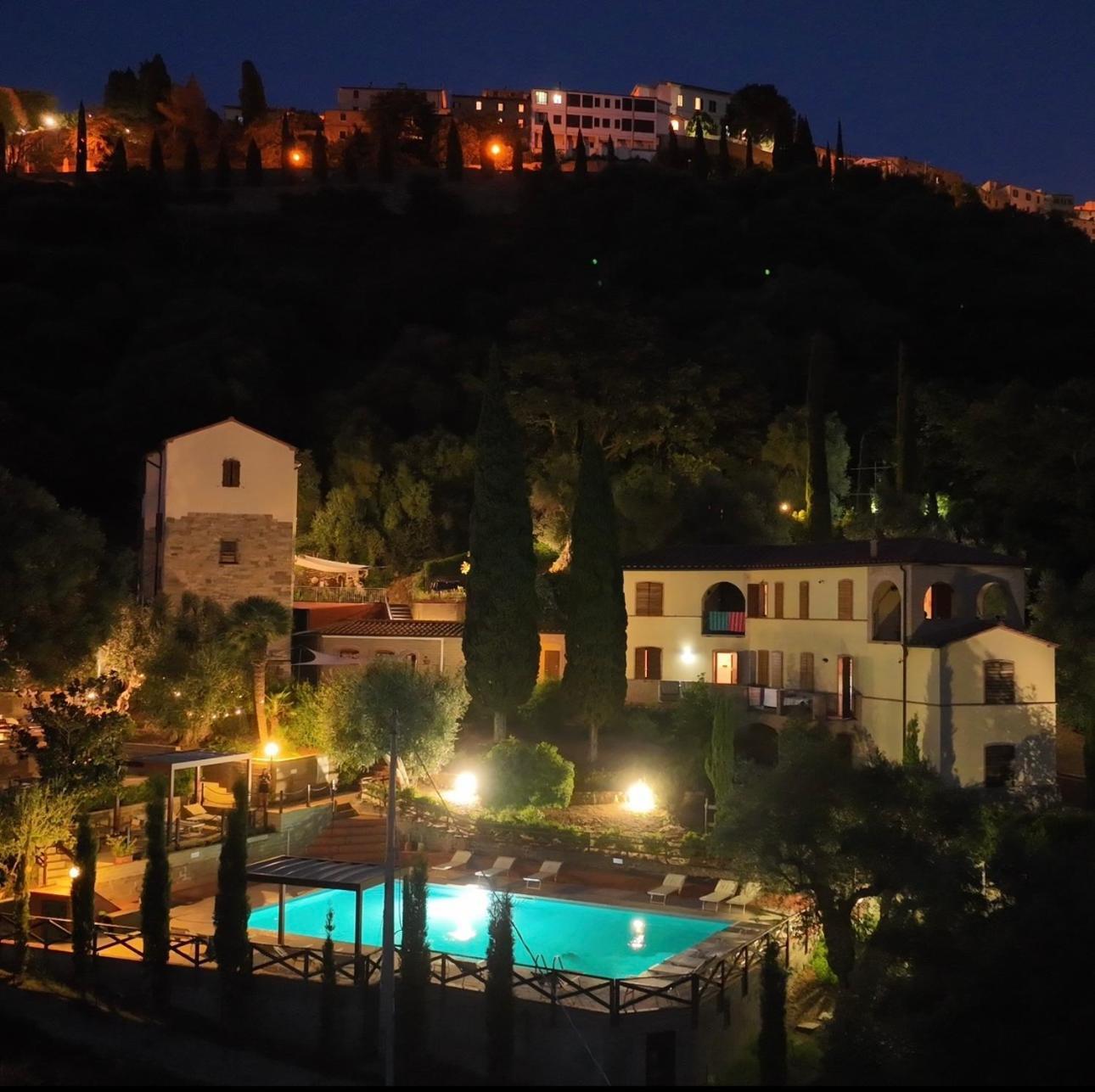 Madonna Del Poggio Cav Aparthotel Scarlino Exterior photo