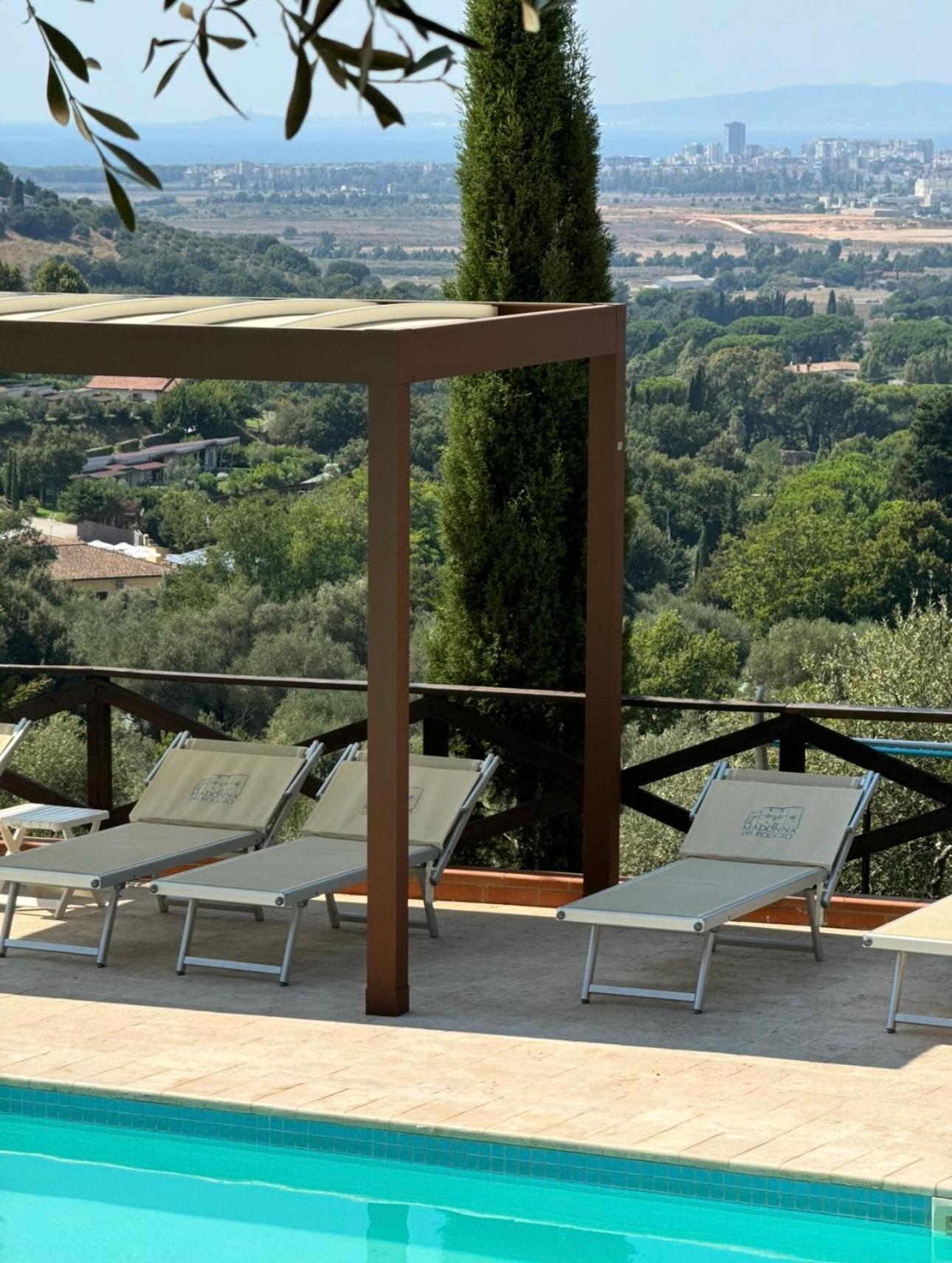 Madonna Del Poggio Cav Aparthotel Scarlino Exterior photo