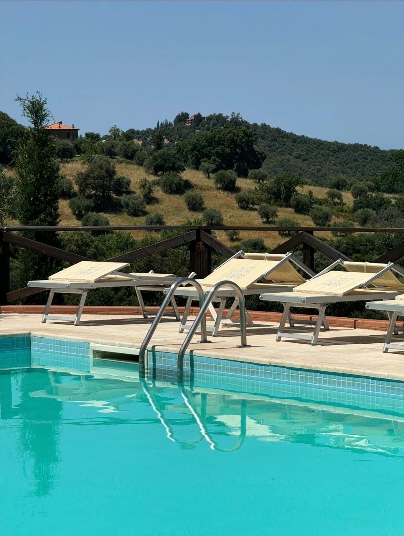 Madonna Del Poggio Cav Aparthotel Scarlino Exterior photo
